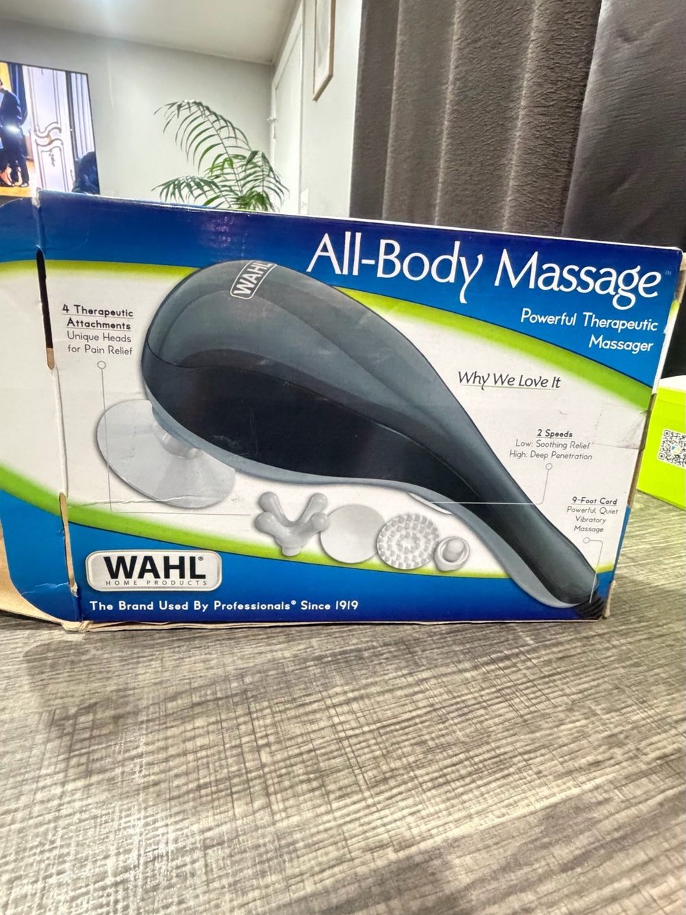 Wahl All-Body Massage Handheld Massager in Dark Gray and Black